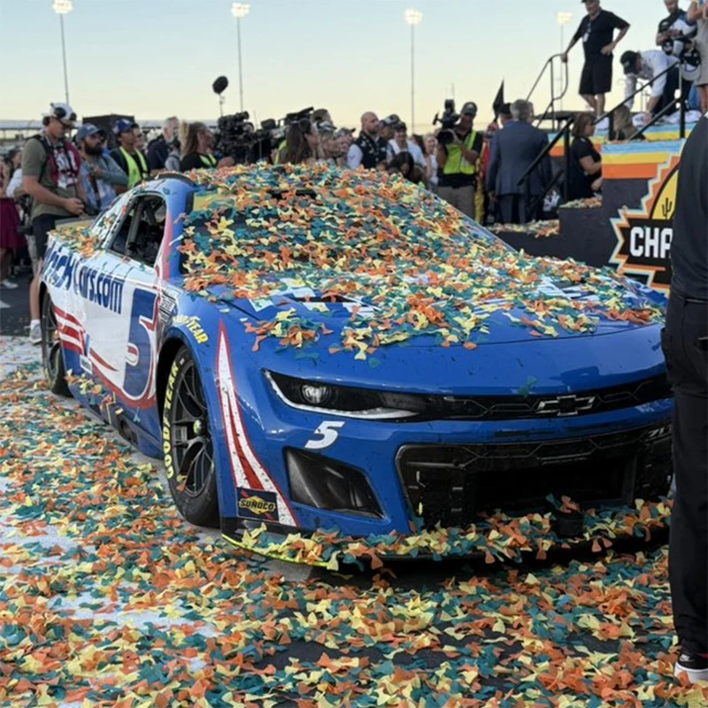 Kyle Larson ELITE Phoenix Championship Raced Version 1:24 2025 Diecast Car Preorder - Currently Projected September - Image 2
