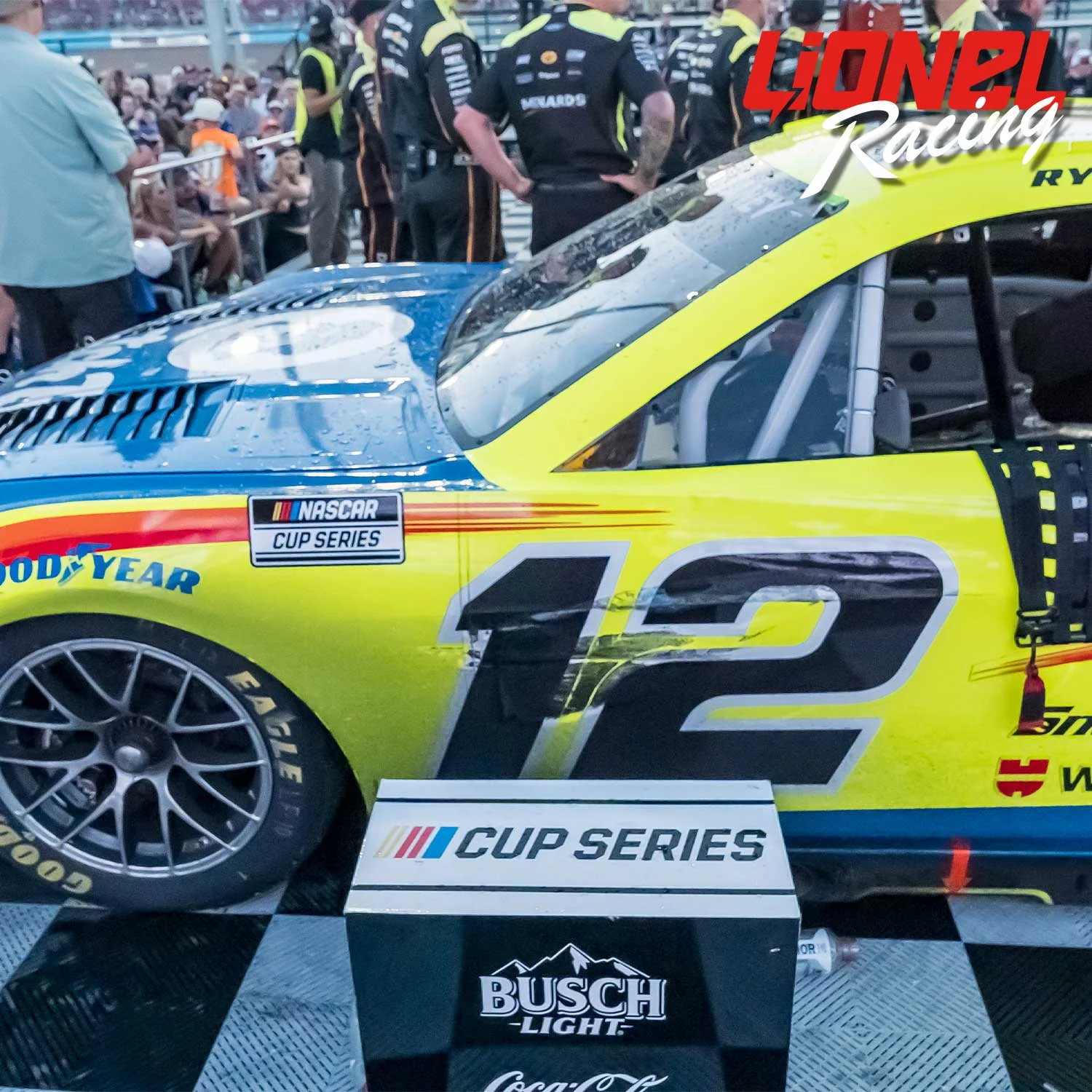 Ryan Blaney Autographed Phoenix Race Win 1:24 Standard 2025 Diecast Car Preorder - Currently Projected October - Image 5